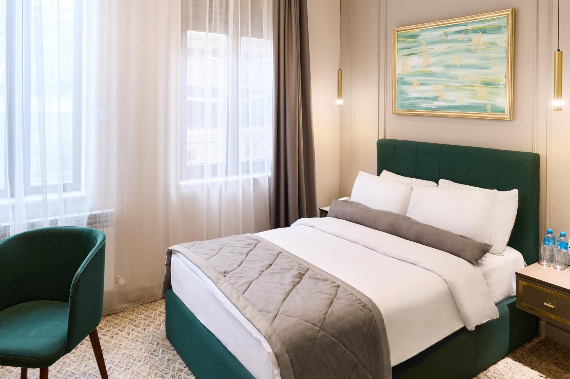 Hotel Maestro Address 4*