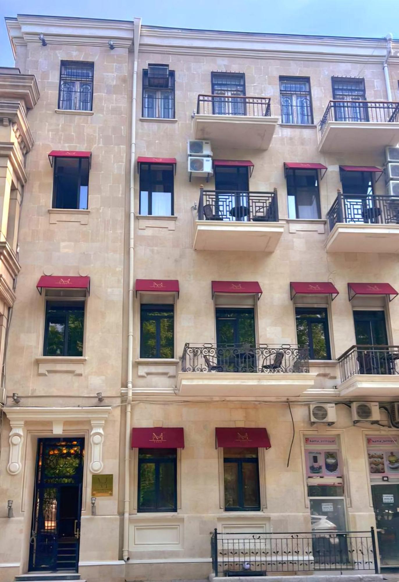 Hotel Maestro Address